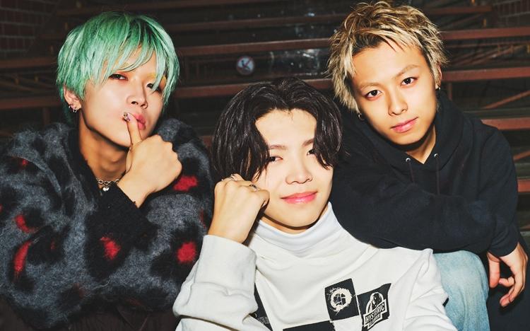 トリオ“オベヤーズ”結成！？ボケ＆ツッコミからセクシーまで、いろんな