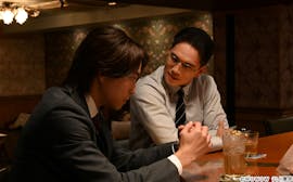 大物詐欺師と手を組む現役大臣…狙われた地方都市の行方は？：ダブルチート 偽りの警官 Season2