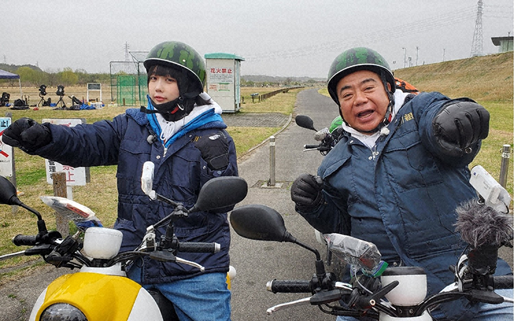 (未使用･未開封品)　出川哲朗の充電させてもらえませんか? 横浜の実家から目指せ?伊勢神宮?パワスポ東海道470キロ!  なんと初冠ゴールデンが初DVD化でヤバいよ×2編 6k88evb Amazon.co.jp: 出川哲朗の充電させてもらえませんか? 横浜の実家