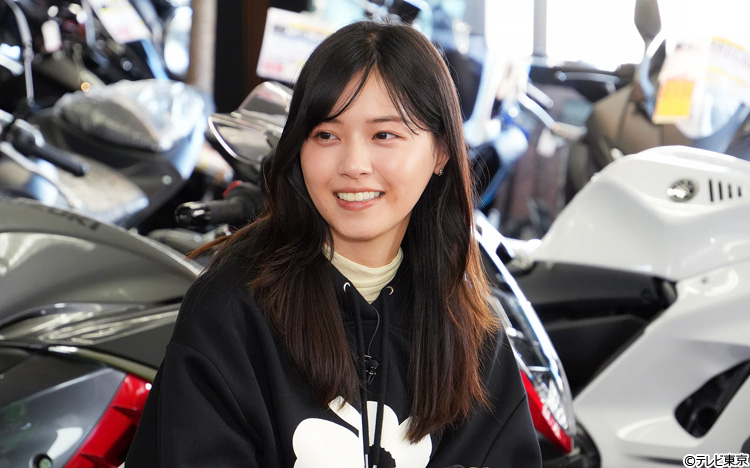 涙で語る最愛の弟との別れ＆貧乏だった幼少時代…女手一つで育ててくれ