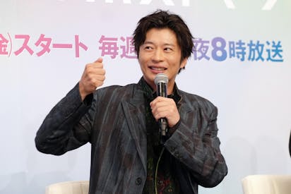 初日から胸ぐら掴んでます」田中圭、共演者に追い詰められる