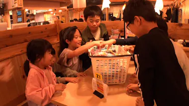 本格寿司が65円から！建築業者が始めた“寿司居酒屋”独自の経営術  