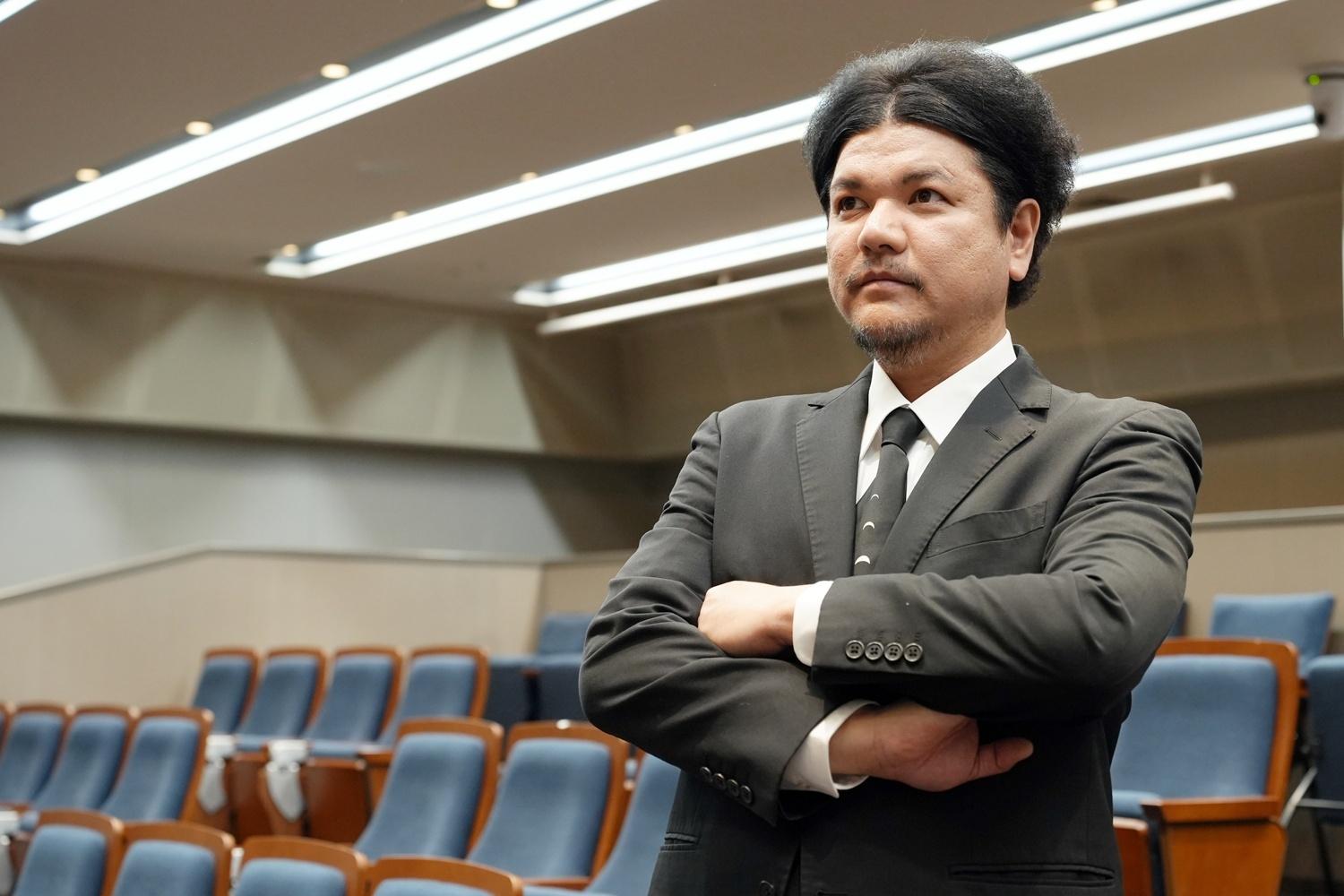 Mr．都市伝説 関暁夫、二度目の武道館ライブを前に語る「自分の思考を