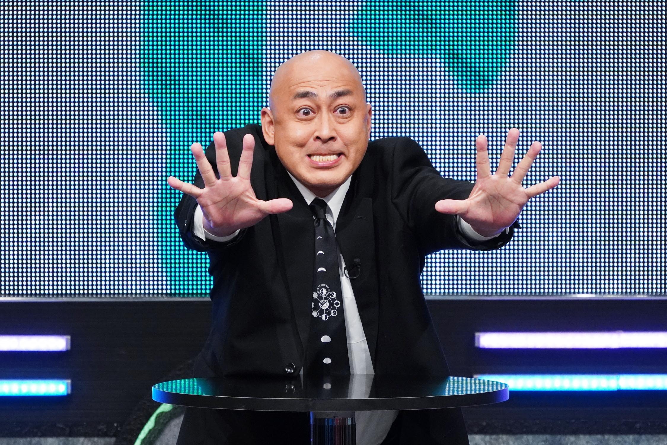 Mr．都市伝説 関暁夫、14年ぶりにエジプトへ！元CA、元自衛隊の芸人が