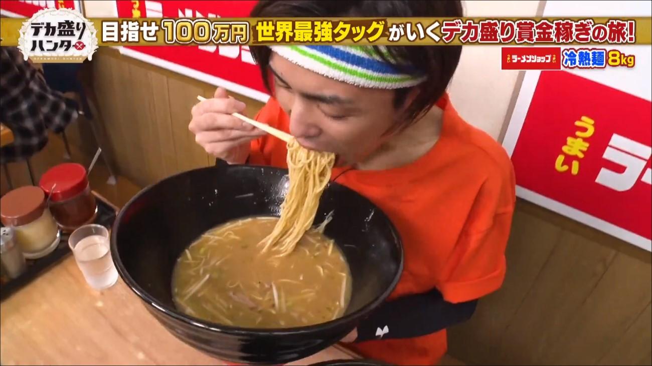完食すれば10万円！「ラーメンショップ」8kg巨大ラーメンで賞金稼ぎ