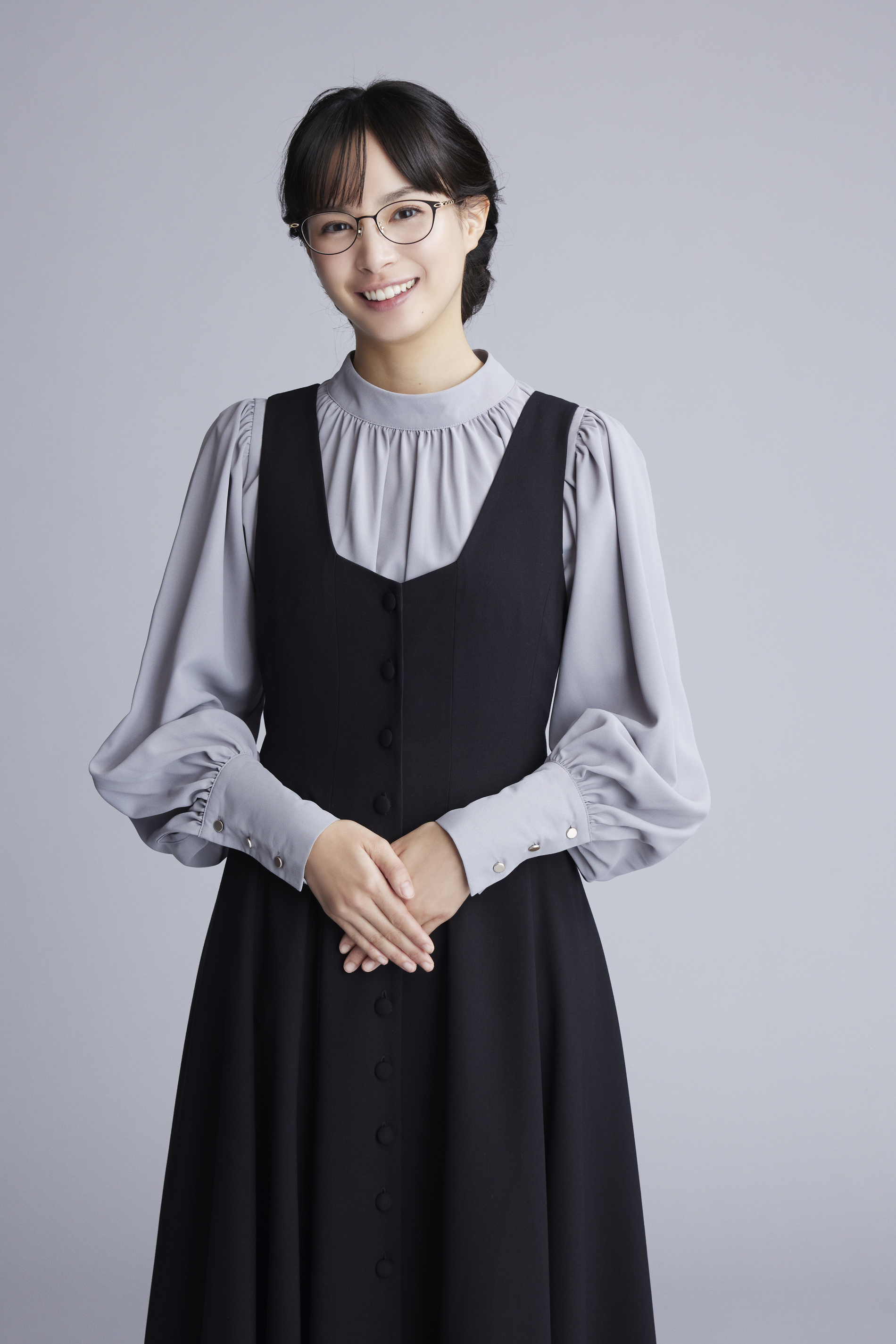 直筆サイン入り】 関水渚 ポストカード 家政婦クロミは腐った家族を許さないの通販 by プロフィール見てください｜ラクマ